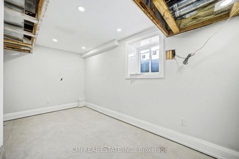 Photo 39 at 75 Kenilworth Avenue, The Beaches, Toronto