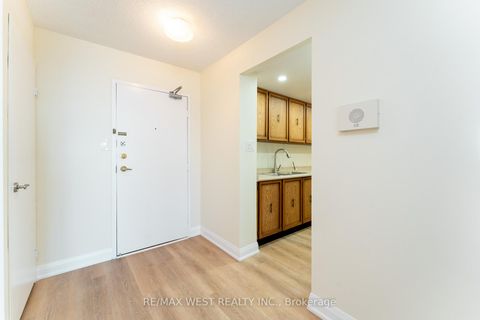 Photo 6 at 2307 - 3151 Bridletowne Circle, L'Amoreaux, Toronto