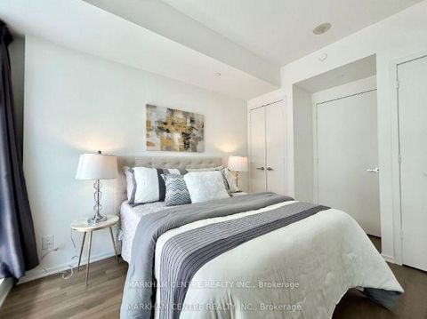 Photo 11 at 1908 - 1 Bloor Street E, Yonge Corridor, Toronto