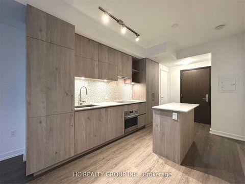 Photo 4 at 4812 - 1 Yorkville Avenue, Annex, Toronto