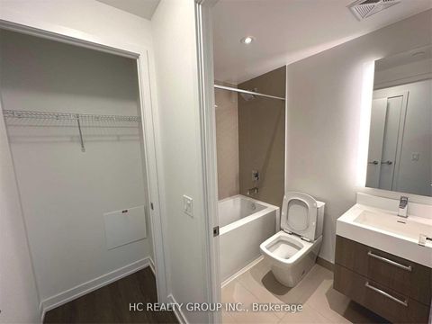 Photo 8 at 4812 - 1 Yorkville Avenue, Annex, Toronto