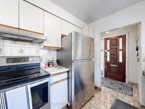 Photo 14 at 94 Billington Crescent, Donalda, Toronto