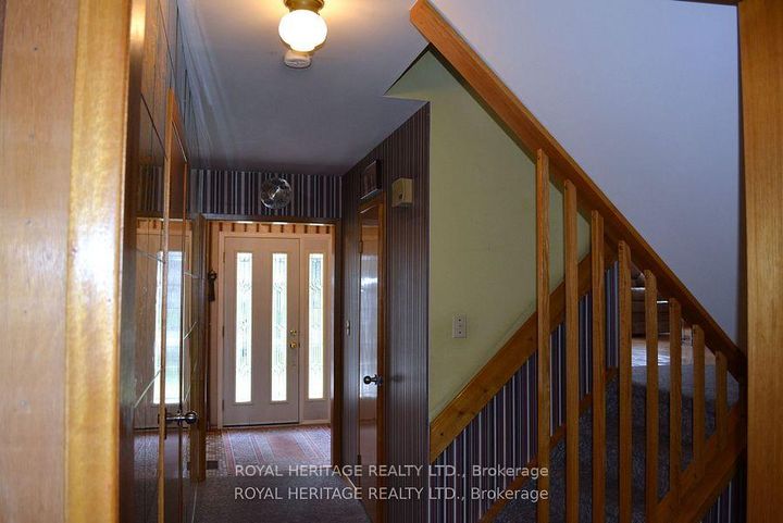 Photo 8 at 62 Brant Court, Samac, Oshawa