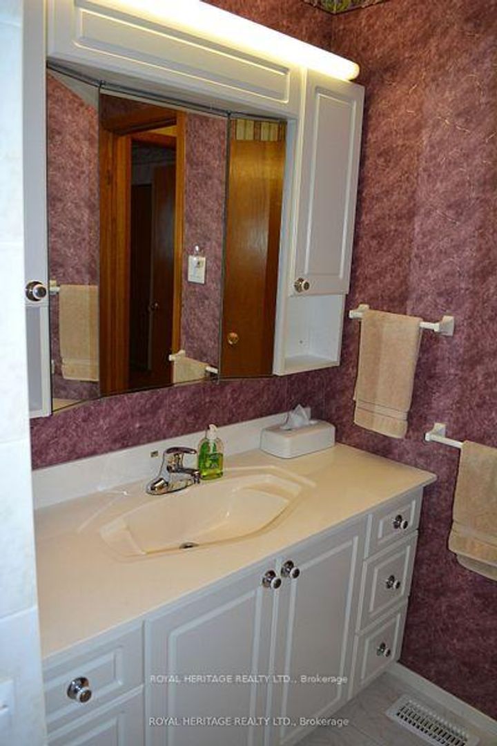 Photo 22 at 62 Brant Court, Samac, Oshawa