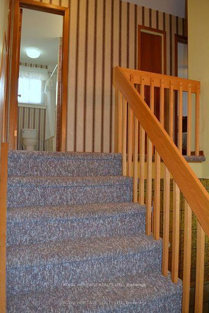 Photo 24 at 62 Brant Court, Samac, Oshawa