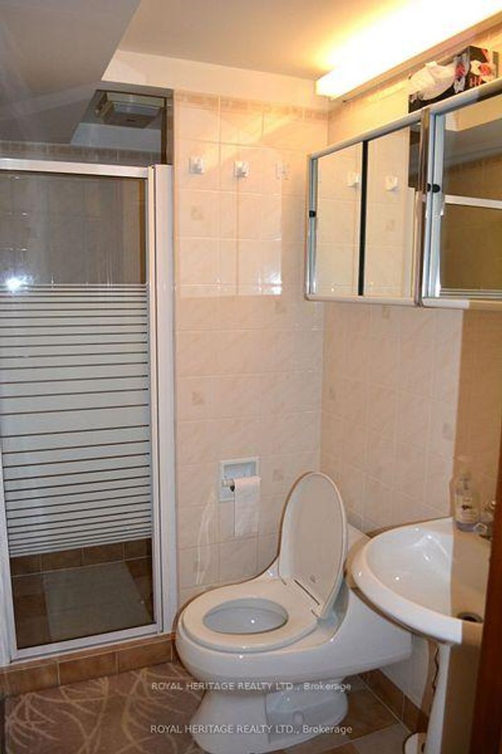 Photo 30 at 62 Brant Court, Samac, Oshawa