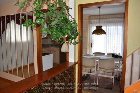 Photo 12 at 62 Brant Court, Samac, Oshawa