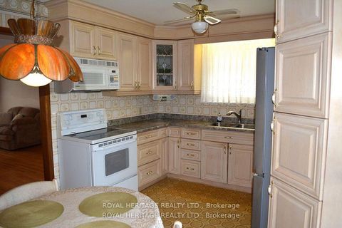 Photo 23 at 62 Brant Court, Samac, Oshawa