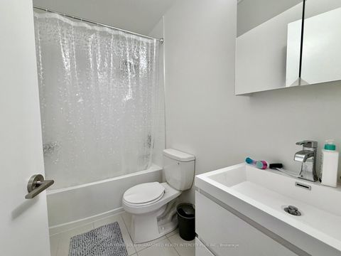 Photo 12 at B917 - 292 Verdale Crossing, Unionville, Markham