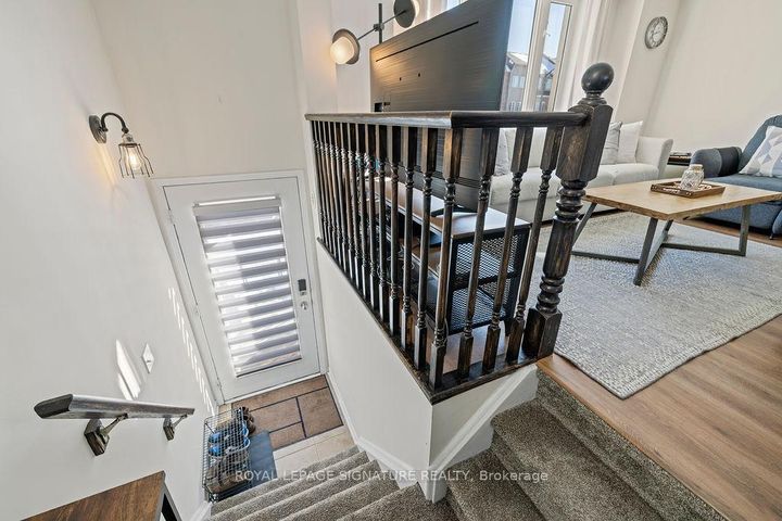 Photo 3 at 1 - 3025 Destination Drive, Churchill Meadows, Mississauga