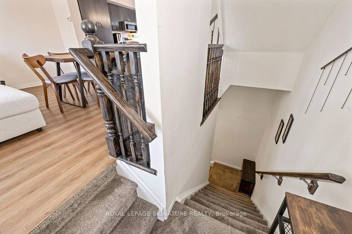 Photo 4 at 1 - 3025 Destination Drive, Churchill Meadows, Mississauga