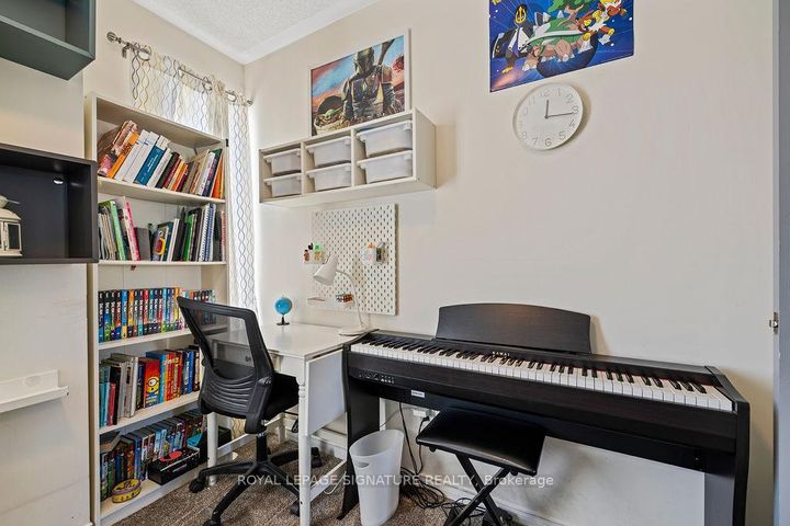 Photo 11 at 1 - 3025 Destination Drive, Churchill Meadows, Mississauga