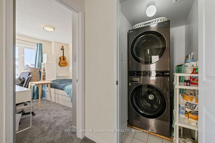 Photo 12 at 1 - 3025 Destination Drive, Churchill Meadows, Mississauga