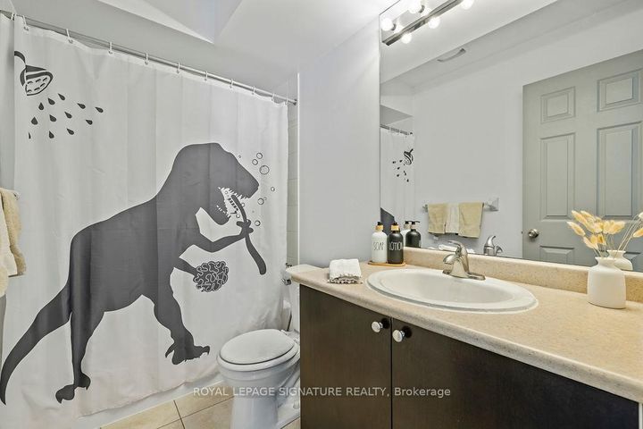 Photo 13 at 1 - 3025 Destination Drive, Churchill Meadows, Mississauga