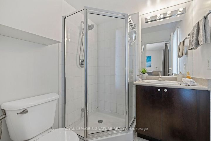 Photo 22 at 1 - 3025 Destination Drive, Churchill Meadows, Mississauga