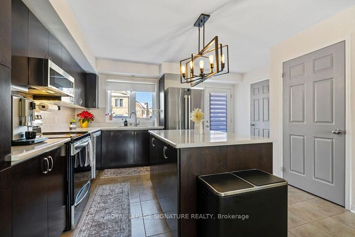 Photo 25 at 1 - 3025 Destination Drive, Churchill Meadows, Mississauga