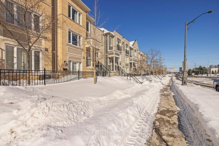 Photo 32 at 1 - 3025 Destination Drive, Churchill Meadows, Mississauga