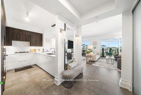 Photo 7 at 303 - 3 Southvale Drive, Leaside, Toronto