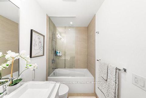 Photo 26 at 303 - 3 Southvale Drive, Leaside, Toronto