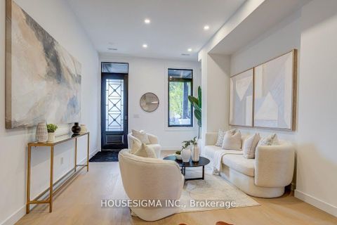 Photo 4 at 732 Adelaide Street W, Niagara, Toronto