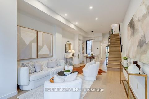 Photo 5 at 732 Adelaide Street W, Niagara, Toronto