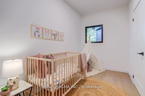 Photo 17 at 732 Adelaide Street W, Niagara, Toronto