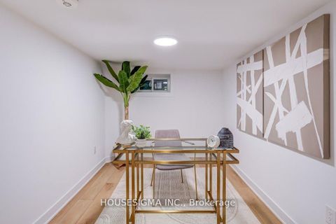 Photo 26 at 732 Adelaide Street W, Niagara, Toronto