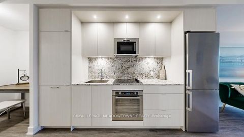 Photo 10 at 1439 - 20 Inn On The Park Drive, Don Mills, Toronto