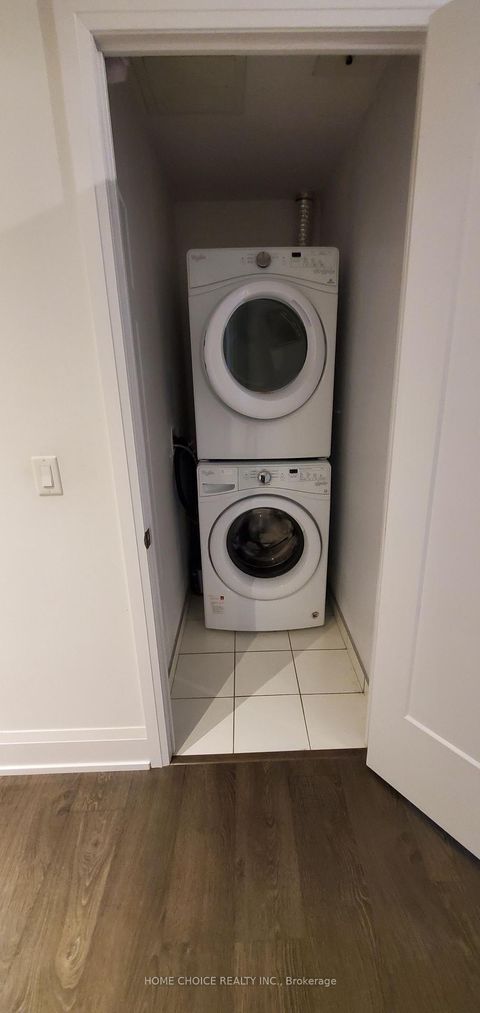 Photo 16 at 1403 - 101 Erskine Avenue, Mount Pleasant West, Toronto