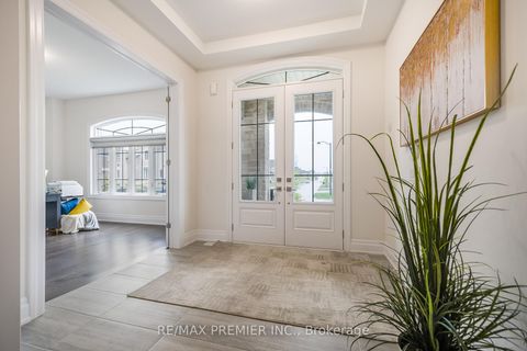 Photo 4 at 30 Enclave Court, Kleinburg, Vaughan