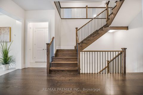 Photo 10 at 30 Enclave Court, Kleinburg, Vaughan