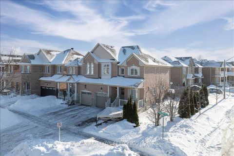 Photo 1 at 379 Old Colony Road, Oak Ridges Lake Wilcox, Richmond Hill