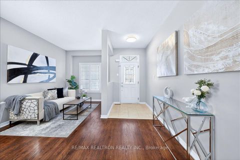 Photo 10 at 379 Old Colony Road, Oak Ridges Lake Wilcox, Richmond Hill