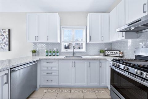 Photo 15 at 379 Old Colony Road, Oak Ridges Lake Wilcox, Richmond Hill