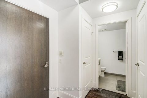 Photo 5 at 414 - 560 Front Street W, Waterfront Communities C1, Toronto