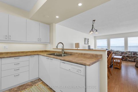 Photo 9 at 103 - 21 Kempenfelt Drive, North Shore, Barrie