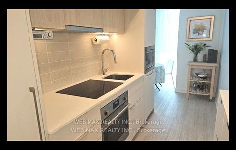 Photo 4 at 401 - 185 Alberta Avenue W, Oakwood Village, Toronto