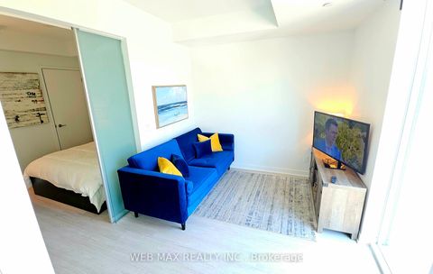 Photo 7 at 401 - 185 Alberta Avenue W, Oakwood Village, Toronto