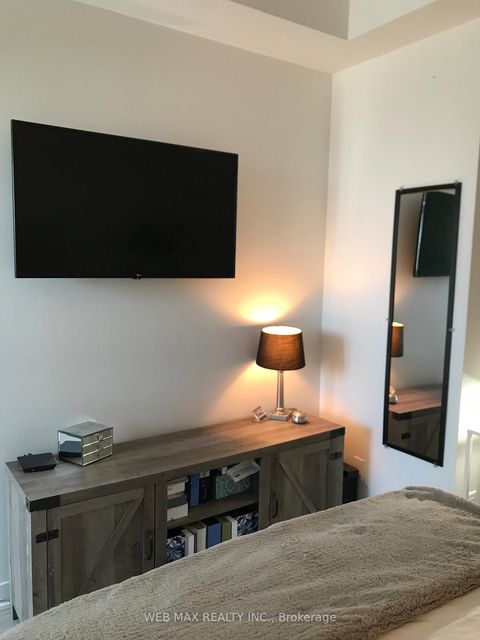 Photo 13 at 401 - 185 Alberta Avenue W, Oakwood Village, Toronto