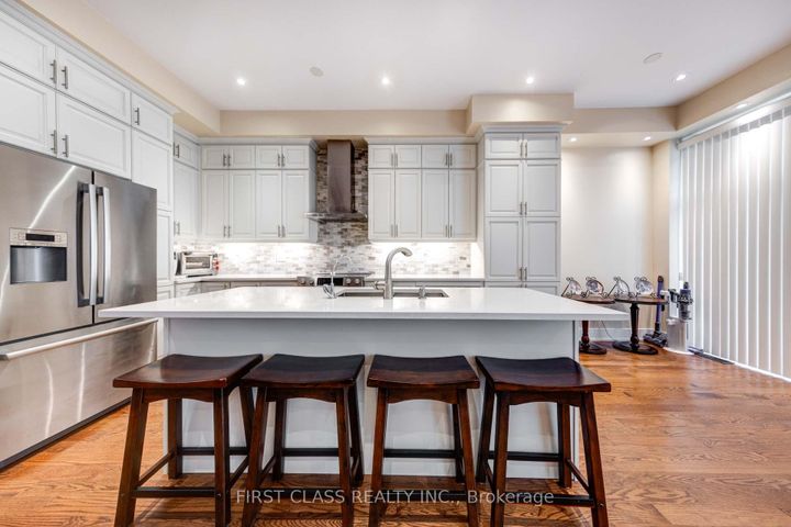 Photo 14 at 4 Allerton Road, Patterson, Vaughan