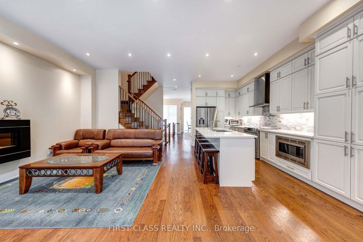 Photo 16 at 4 Allerton Road, Patterson, Vaughan