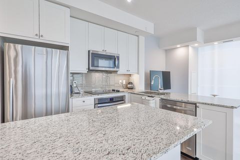 Photo 12 at 911B - 9600 Yonge Street, North Richvale, Richmond Hill