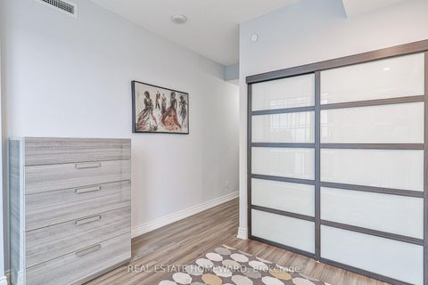 Photo 27 at 911B - 9600 Yonge Street, North Richvale, Richmond Hill
