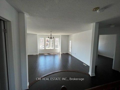 Photo 3 at 85 Watkins Glen Crescent, Bayview Wellington, Aurora