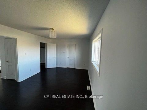 Photo 4 at 85 Watkins Glen Crescent, Bayview Wellington, Aurora