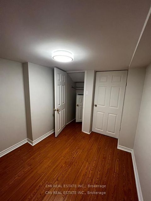 Photo 12 at 85 Watkins Glen Crescent, Bayview Wellington, Aurora