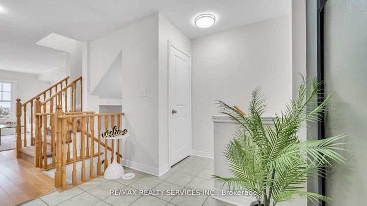 Photo 3 at 16 Soldier Street, Northwest Brampton, Brampton