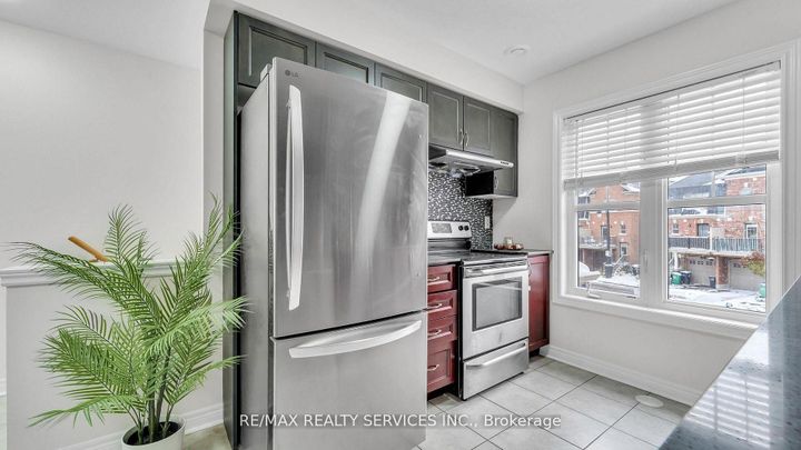 Photo 8 at 16 Soldier Street, Northwest Brampton, Brampton