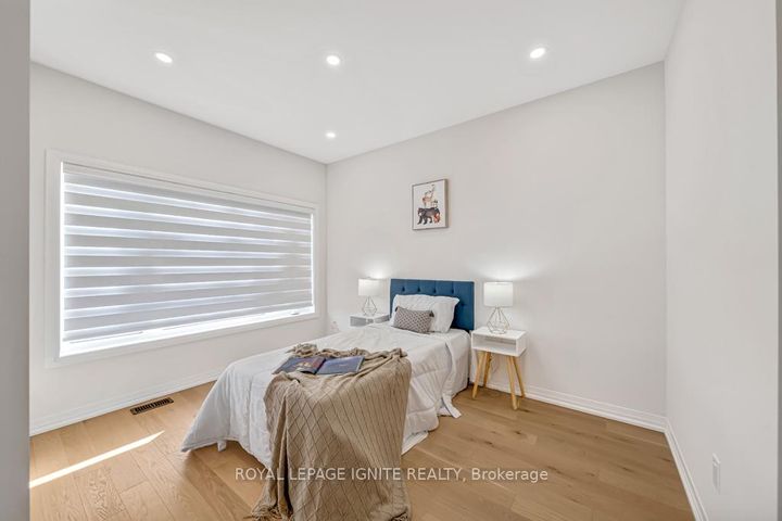 Photo 32 at 1160 Skyridge Boulevard, Rural Pickering, Pickering