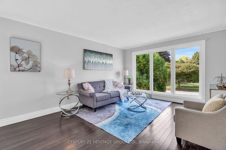 Photo 3 at 53 Wilstead Drive, Central Newmarket, Newmarket